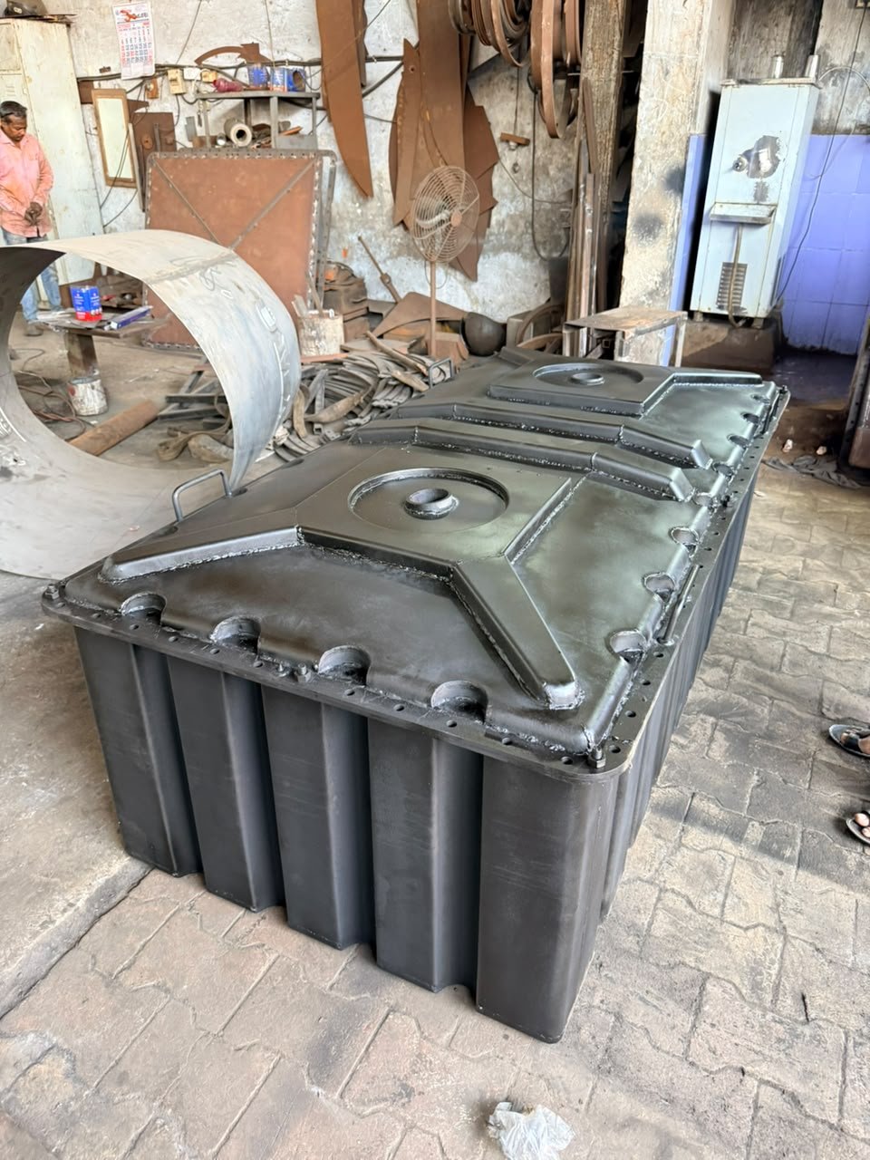 Loft Tank Mould 4